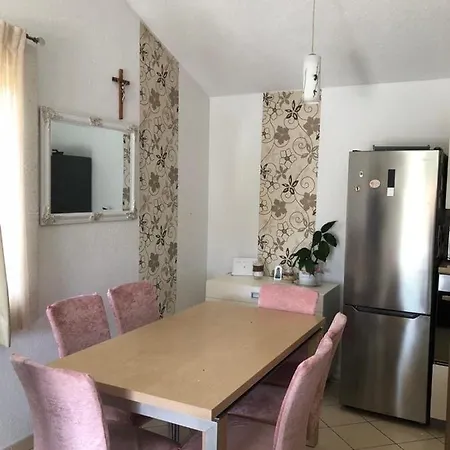 Nada Apartment *