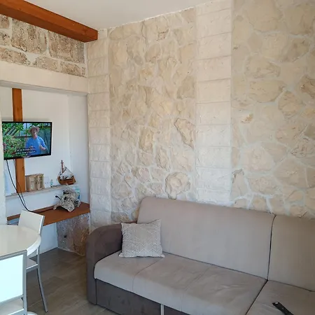 Nada Rogoznica (Sibenik-Knin)