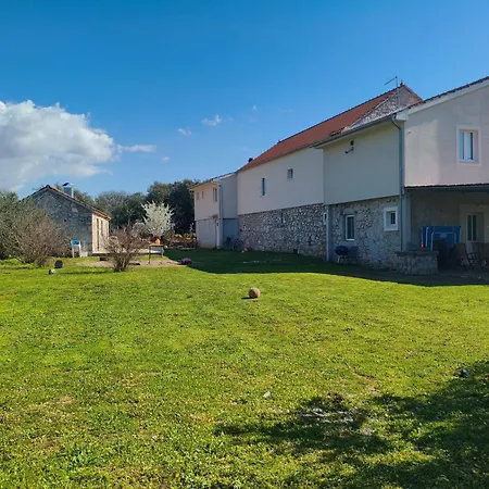 Nada Rogoznica (Sibenik-Knin)