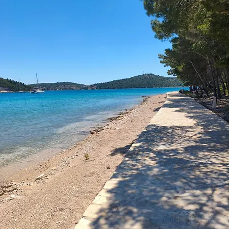 Nada * Rogoznica (Sibenik-Knin)