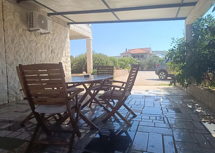 Nada Apartman Rogoznica